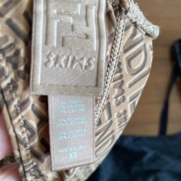 FENDI X SKIMS xs scoop bralette pack size xs  2 pices - Picture 4 of 5